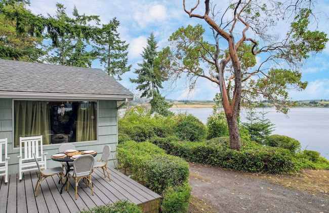 Cove Cottage by Avantstay Waterfront Views + Spa - Photo 28