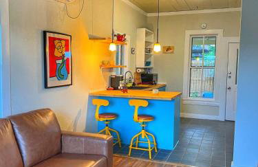 The Eastsider near Frost Bank Center Alamodome Convention Center and more - Foto 7