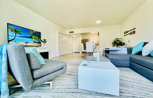 Waterfront 1BR Parking Walk to the Beach - Foto 24