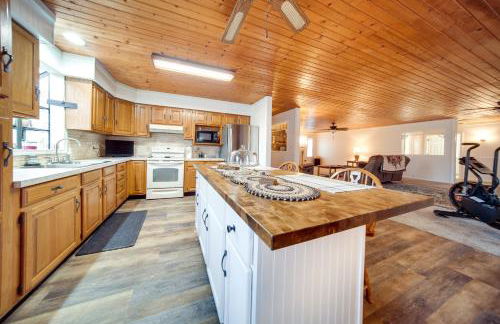 North Jackson Vacation Rental with Wraparound Deck! - Foto 12