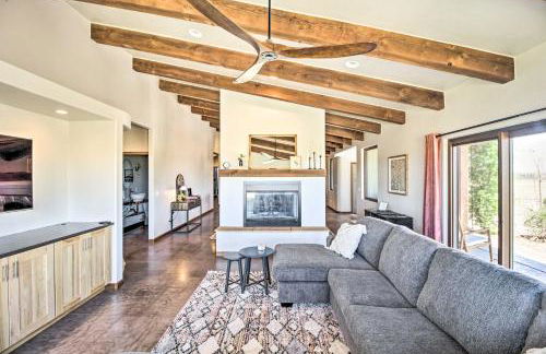 Pastoral Elgin Escape with Covered Patio and Grill! - Foto 5