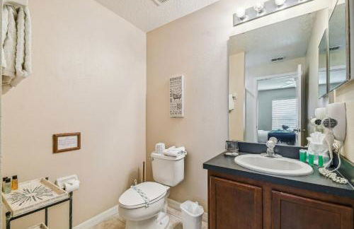 Cozy family Home 5b3b Private Pool 11Mil Disney - Foto 33