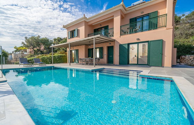 Villa Niki With Swimming Pool - Photo 1