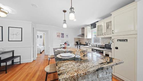 Welcoming Apartment - 10 min Light Rail Access - Foto 4