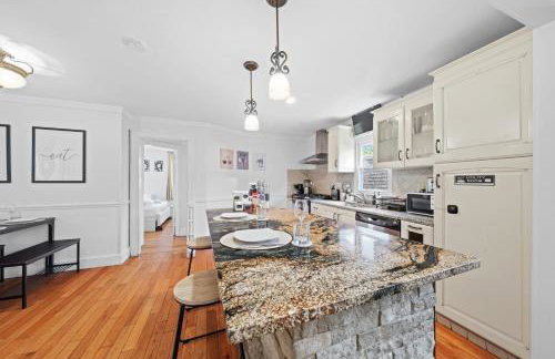 Welcoming Apartment - 10 min Light Rail Access - Foto 4