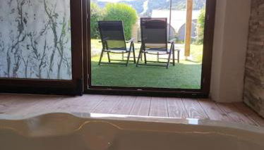 Gîte Papillon 6 à14 personnes - Jacuzzi - Foto 4