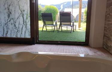 Gîte Papillon 6 à14 personnes - Jacuzzi - Foto 4