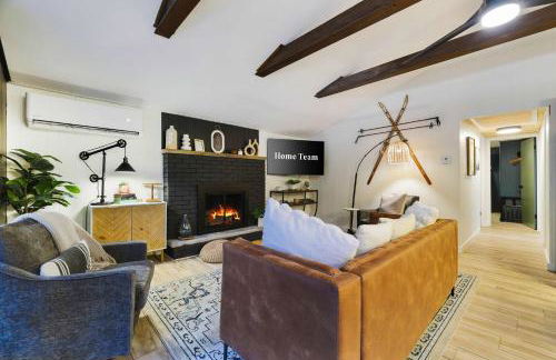 Evergreen Escape Hot Tub Firepit Resort Pool - Foto 9