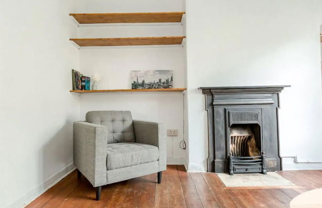 Central London 2BR Apartment in Waterloo - Photo 9