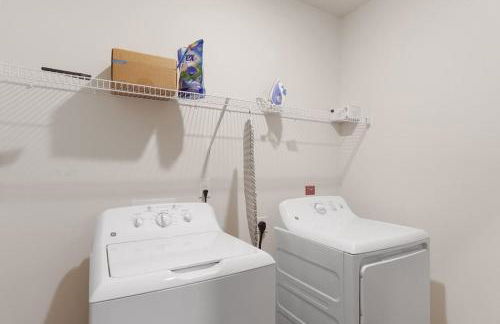 3BR King Bed Balcony North Raleigh - Foto 14