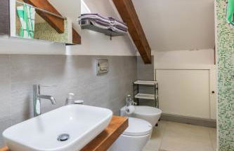 STAGABIN La Mansarda Panoramica Un Rifugio di Eleganza e Tranquillità - Foto 13