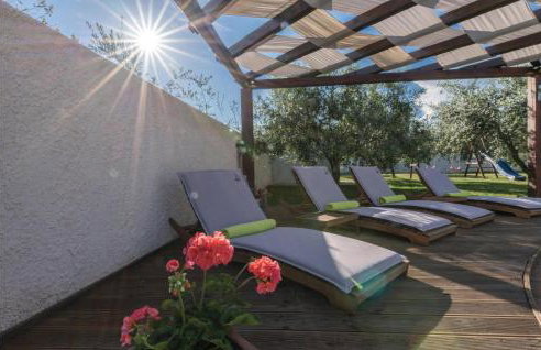 Four-Bedroom Holiday Home With Sea View In Krnica - Foto 17