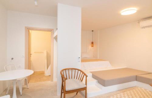 PANORMOS ART Beachfront Suites - Photo 31