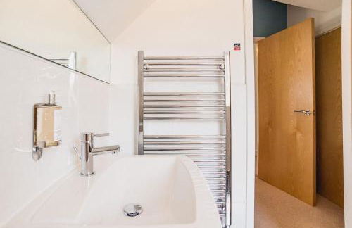 Trewhiddle Retreat V10 by Together Travel - Luxury 4-Bedroom Villa - Foto 36