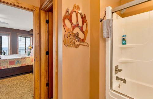 Stone Ledge Refuge with private hot tub - Foto 33