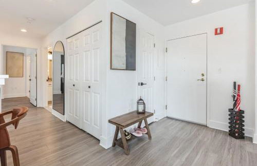 Penthouse Perfection with Unmatched Skyline Views - Foto 16