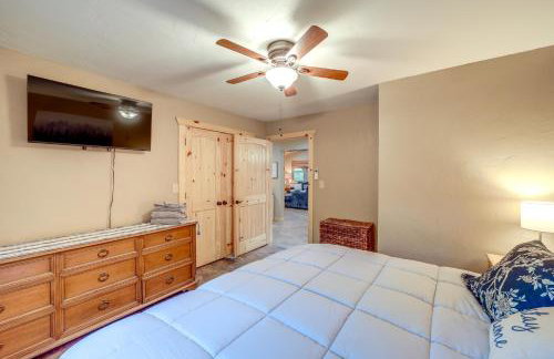 Clayton Cabin with Wraparound Deck Steps to Lake! - Foto 15