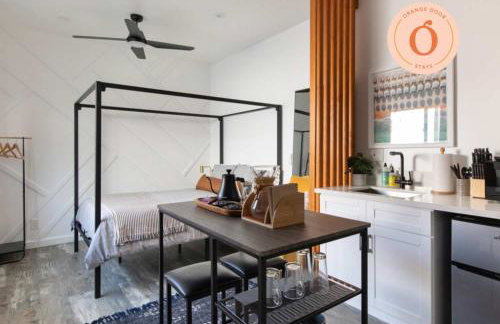 Sleek Luxury Studio with Patio LAX & Beach Access - Foto 1