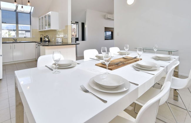 Moa Place - Christchurch Holiday Homes - Photo 46