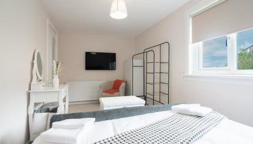 Stylish Stirling home with stunning views - Photo 5, towels