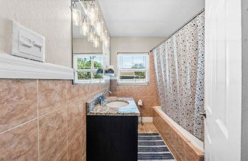 Private 5BR Oasis with Pool Near Clearwater Beach - Foto 5