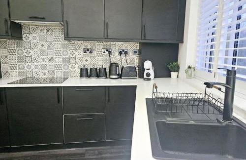 The Penthouse Tamworth Spacious 3 Bedroom Apartment in the town centre - Photo 18