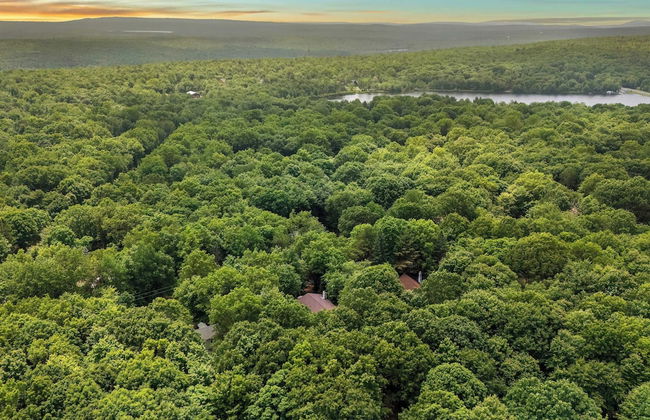 Ridge Retreat by Avantstay Game Room, Covered Porch, & Fire Pit! - Photo 39