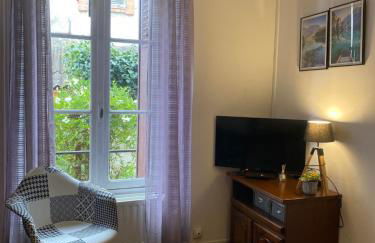 Number 22 - Le Dorat - Apartment One with garden & free parking - Foto 10