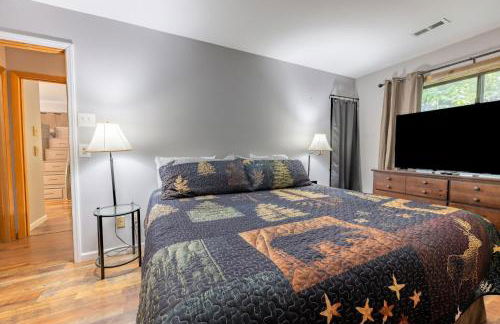 Hidden Gem Falls Cabin with Creek and Game Room - Foto 15