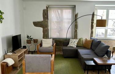 Casa da Joana T2 no Centro Histórico de Angra - Photo 3