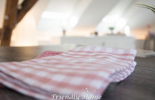 Friendly Home - "Helles Dachstudio" Köln Bonn Phantasialand - Foto 12