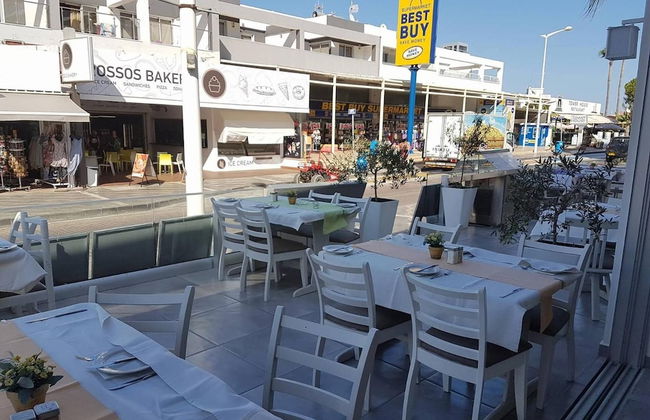 Melini Hotel Suites - Photo 41