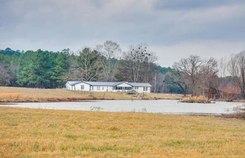 Deck and Views Spacious Lake House Escape - Foto 33