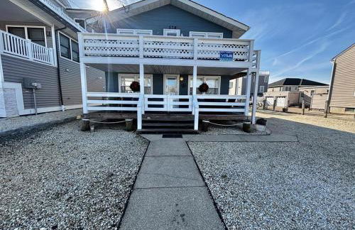 Welcome To The Sea Hunt An Updated, New-To-Market Coastal Gem - Foto 1