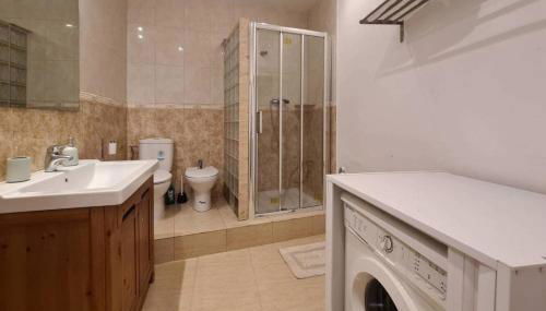 21ARA1085- Fabulous 4BR apartment in Ciutat Vella - Photo 1