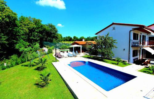 House and Apartments in Labin 8758 - Foto 1