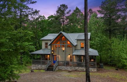 King Suite! Hot Tub, Arcade Games, L2 EV, Fire Pit, Kids Playset, Ping Pong, Dog Friendly - Foto 18