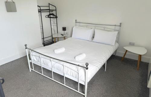 2 bed apartment complete with bedding and towels - Foto 19