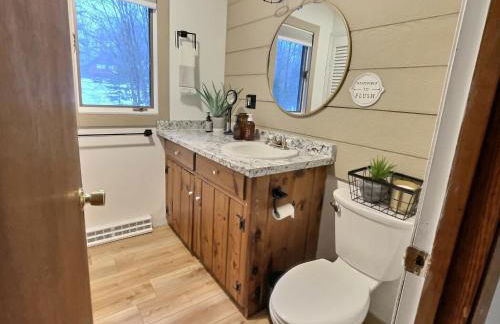 The Big Lebearski - AC, Grill, Fire Pit, Hot tub! - Foto 25