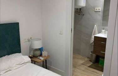 Modern & cozy 1 bedroom apartment in Malasaña - Photo 10