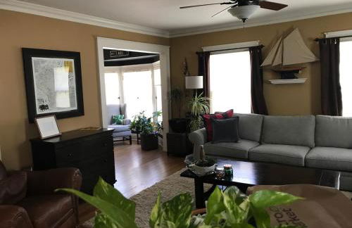 Beautiful Luxury Suite A & B of Shorewood Home - Foto 21