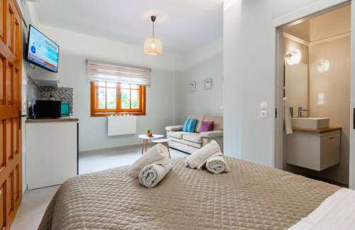 Aroma Accommodations - Photo 24