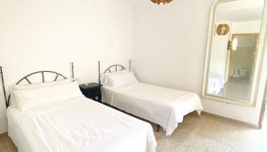 Villa Los Robles en Playa den Bossa con Piscina Privada - Photo 5