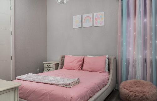 Luxury 6BR Villa w Pool & Cinema 4mi to Disney - Foto 33