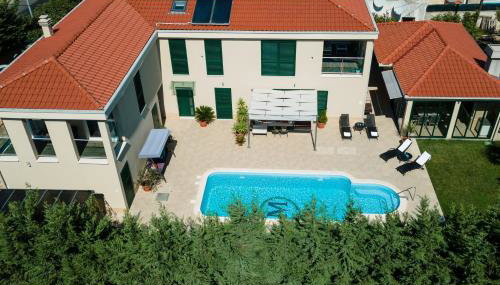 Luxury Villa With Heated Pool, Terrace, and Outdoor Amenities for Relaxation - Foto 4