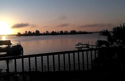 Beautifully Decorated Waterfront Chalet Rental in Grant, Florida - Photo 2