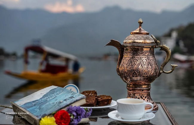 Prince of Kashmir Luxury Houseboat - Foto 18