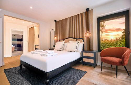 Arden House - Luxury Home with Hot Tub - Games Room - Fire Pit - Photo 5