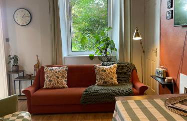 Characterful Edinburgh 1BR, Private Deck, Leith & Walk to City Centre - Foto 1