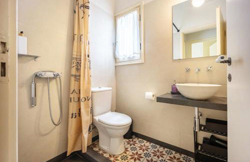 A Majestic Oasis in Keramikos, the Heart of Athens - Foto 9